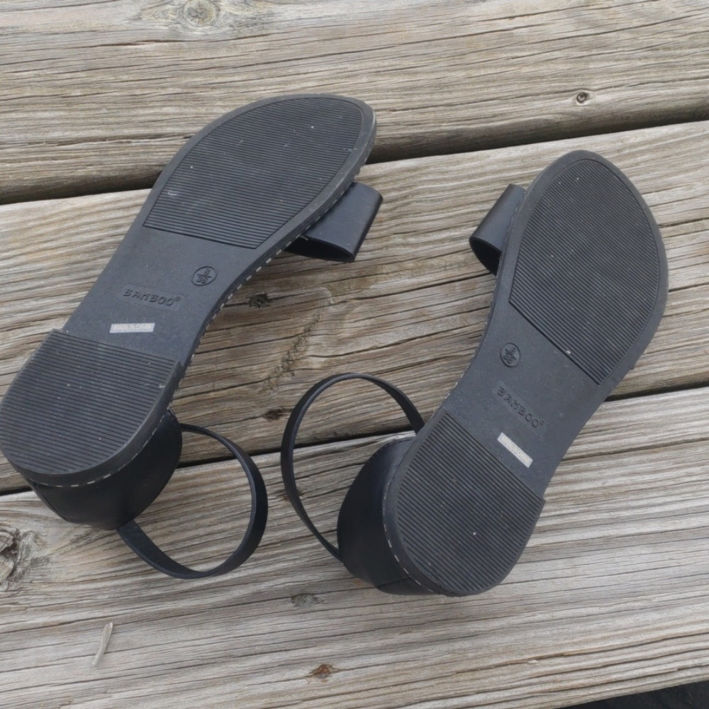 Size 8 LAST🔥 Black Sandals with Mini Studs - Picture 3 of 7